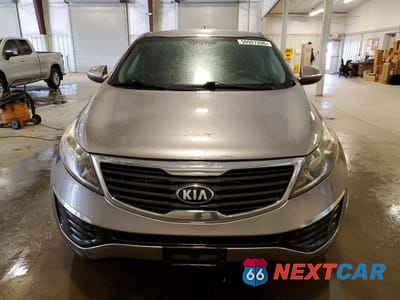 Piąte zdjęcie samochodu w środku: 2013 KIA SPORTAGE LX VIN:KNDPBCA26D7453921 - miniatura