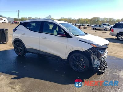 Czwarte zdjęcie samochodu z boku: 2023 CHEVROLET BOLT EUV LT VIN:1G1FY6S08P4196607 - miniatura