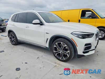 Czwarte zdjęcie samochodu z boku: 2022 BMW X5 XDRIVE45E VIN:5UXTA6C06N9M75033 - miniatura