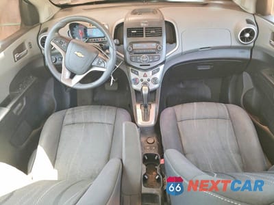 Zdjęcie 8 z 12 samochodu: 2014 CHEVROLET SONIC LT VIN:1G1JC5SH2E4232216 - miniatura