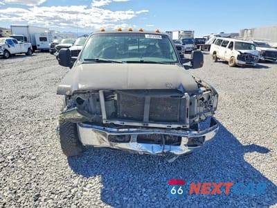 Piąte zdjęcie samochodu w środku: 2005 FORD F350 SUPER DUTY VIN:1FTWW32P25EB19988 - miniatura