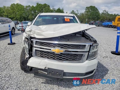 Piąte zdjęcie samochodu w środku: 2019 CHEVROLET SUBURBAN C1500 LT VIN:1GNSCHKC0KR143994 - miniatura