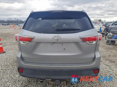 Zdjęcie 6 z 13 samochodu: 2016 TOYOTA HIGHLANDER LE VIN:5TDBKRFH9GS297345 - miniatura