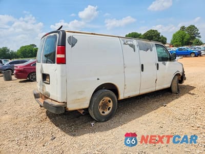 Trzecie zdjęcie samochodu z tyłu: 2010 CHEVROLET EXPRESS G2500 VIN:1GCZGFDA6A1119403 - miniatura
