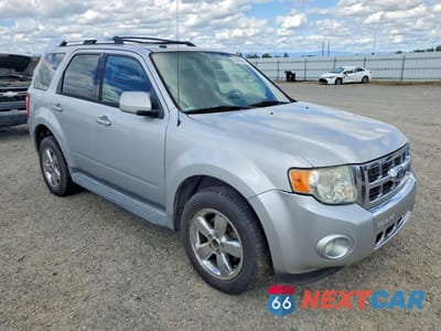 Czwarte zdjęcie samochodu z boku: 2009 FORD ESCAPE LIMITED VIN:1FMCU94GX9KB20737 - miniatura