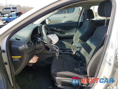 Zdjęcie 7 z 14 samochodu: 2019 HYUNDAI ELANTRA GT BASE VIN:KMHH35LE2KU095019 - miniatura