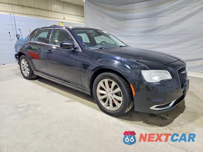 Czwarte zdjęcie samochodu z boku: 2018 CHRYSLER 300 TOURING VIN:2C3CCARG5JH317154 - miniatura