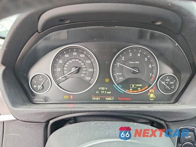 Zdjęcie 9 z 12 samochodu: 2015 BMW 328 XI VIN:WBA3B3G56FNR89361 - miniatura