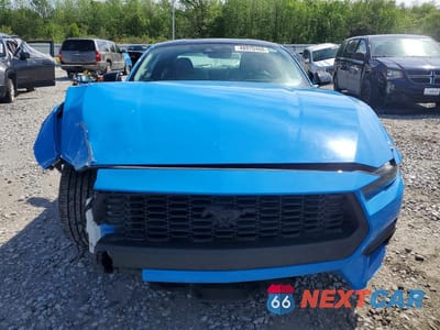 Piąte zdjęcie samochodu w środku: 2024 FORD MUSTANG VIN:1FA6P8THXR5128709 - miniatura