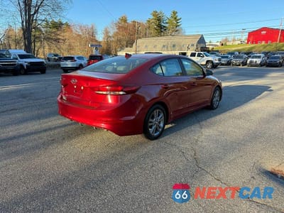 Czwarte zdjęcie samochodu z boku: 2017 HYUNDAI ELANTRA VALUE EDITION VIN:KMHD84LF2HU423289 - miniatura
