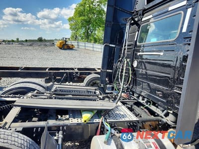 Zdjęcie 6 z 10 samochodu: 2025 VOLVO VNL SEMI TRUCK VIN:4V4NC9EH2SN682731 - miniatura
