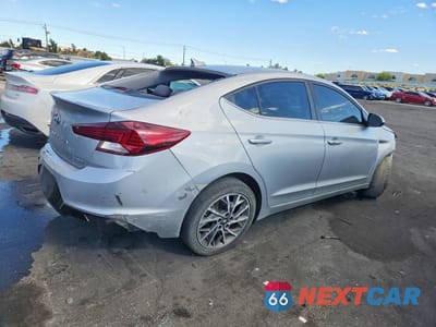 Trzecie zdjęcie samochodu z tyłu: 2020 HYUNDAI ELANTRA LIMITED VIN:KMHD84LF9LU929548 - miniatura