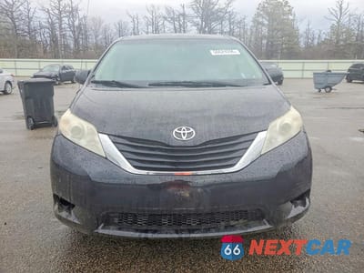 Piąte zdjęcie samochodu w środku: 2011 TOYOTA SIENNA VIN:5TDKK3DC5BS052412 - miniatura