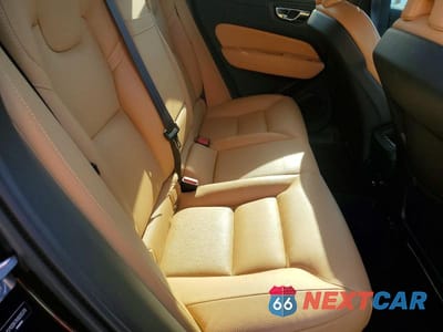 Zdjęcie 11 z 13 samochodu: 2019 VOLVO XC60 T5 MOMENTUM VIN:LYV102DK7KB205378 - miniatura