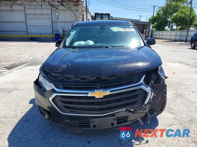 Piąte zdjęcie samochodu w środku: 2018 CHEVROLET TRAVERSE LS VIN:1GNERFKW8JJ249004 - miniatura