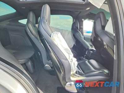 Zdjęcie 10 z 13 samochodu: 2016 TESLA MODEL X VIN:5YJXCAE22GF002687 - miniatura