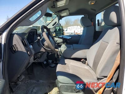Zdjęcie 7 z 13 samochodu: 2014 FORD F450 SUPER DUTY BUCKET TRUCK VIN:1FDUF4GT9EEA94473 - miniatura