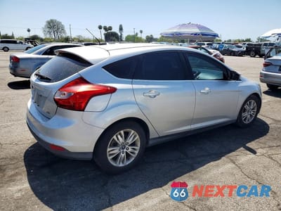 Trzecie zdjęcie samochodu z tyłu: 2012 FORD FOCUS SEL VIN:1FAHP3M22CL437471 - miniatura