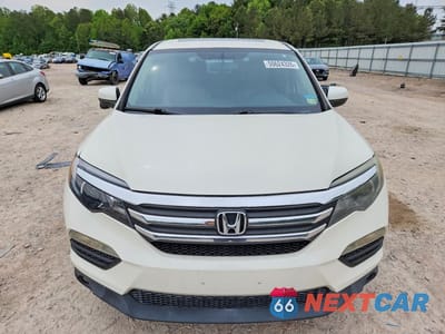 Piąte zdjęcie samochodu w środku: 2017 HONDA PILOT EXL VIN:5FNYF5H53HB003311 - miniatura