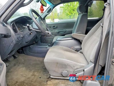 Zdjęcie 7 z 12 samochodu: 2004 TOYOTA TUNDRA ACCESS CAB SR5 VIN:5TBBT441X4S443892 - miniatura