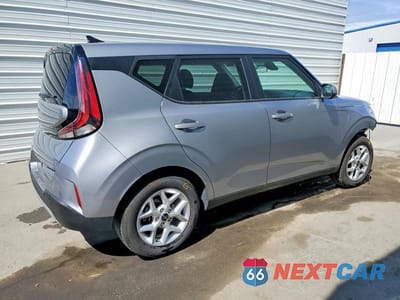 Trzecie zdjęcie samochodu z tyłu: 2025 KIA SOUL LX VIN:KNDJ23AU5S7944310 - miniatura