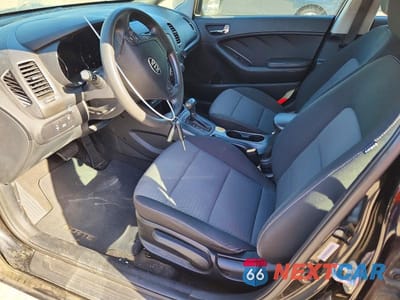 Zdjęcie 7 z 12 samochodu: 2015 KIA FORTE LX VIN:KNAFX4A65F5354525 - miniatura