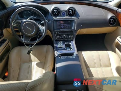 Zdjęcie 8 z 12 samochodu: 2013 JAGUAR XJ VIN:SAJWA1C78D8V41800 - miniatura