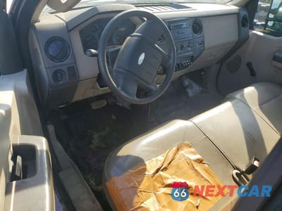 Zdjęcie 8 z 11 samochodu: 2008 FORD F250 SUPER DUTY VIN:1FTSF21R68EC82448 - miniatura