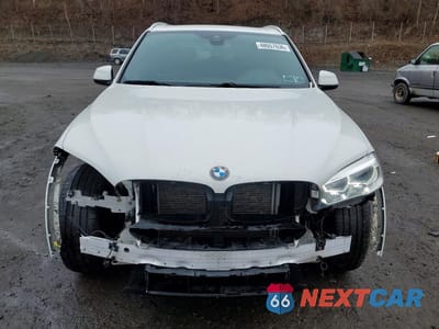 Piąte zdjęcie samochodu w środku: 2018 BMW X5 VIN:5UXKR0C56J0X86425 - miniatura