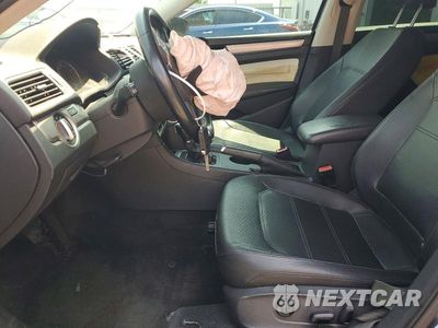 Zdjęcie 7 z 13 samochodu: 2015 VOLKSWAGEN PASSAT S VIN:1VWAT7A31FC075565 - miniatura