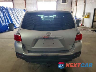 Zdjęcie 6 z 12 samochodu: 2013 TOYOTA HIGHLANDER BASE VIN:5TDBK3EH9DS197045 - miniatura