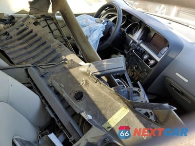 Zdjęcie 8 z 12 samochodu: 2010 AUDI A5 PREMIUM VIN:WAUCFAFR8AA046630 - miniatura