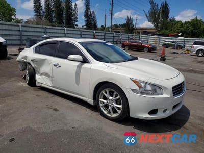 Czwarte zdjęcie samochodu z boku: 2012 NISSAN MAXIMA 3.5 S VIN:1N4AA5APXCC806141 - miniatura