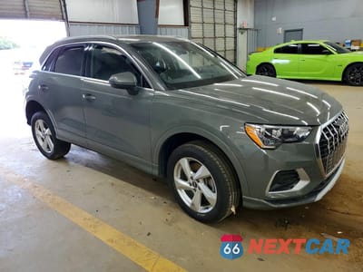 Czwarte zdjęcie samochodu z boku: 2022 AUDI Q3 PREMIUM 40 VIN:WA1AUCF3XN1000837 - miniatura