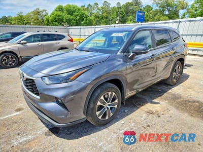 2023 TOYOTA HIGHLANDER XLE 5TDKDRAH5PS516819 - główne zdjęcie licytacji z USA - miniatura