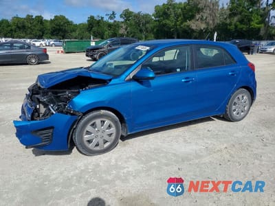 2022 KIA RIO 5-DOOR S 3KPA25AD1NE441650 - główne zdjęcie licytacji z USA - miniatura
