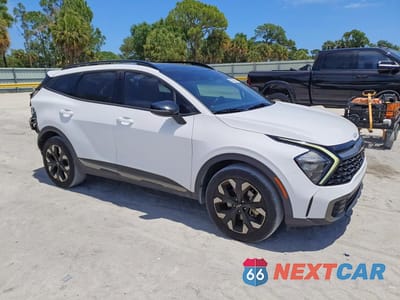 Czwarte zdjęcie samochodu z boku: 2023 KIA SPORTAGE X LINE VIN:5XYK6CAFXPG095151 - miniatura