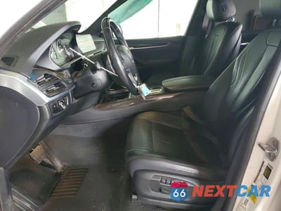 Zdjęcie 7 z 13 samochodu: 2018 BMW X5 SDRIVE35I VIN:5UXKR2C53J0X07630 - miniatura