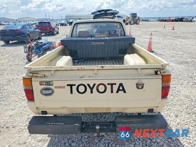 Zdjęcie 6 z 11 samochodu: 1984 TOYOTA PICKUP BASE VIN:JT4RN55R9E0046284 - miniatura