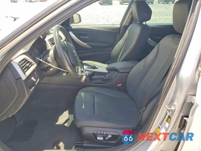 Zdjęcie 7 z 12 samochodu: 2018 BMW 320 I VIN:WBA8E1G5XJNU89634 - miniatura