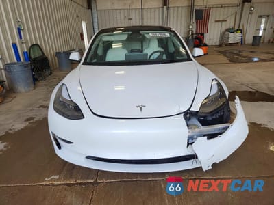 Piąte zdjęcie samochodu w środku: 2023 TESLA MODEL 3 VIN:5YJ3E1EA3PF573119 - miniatura