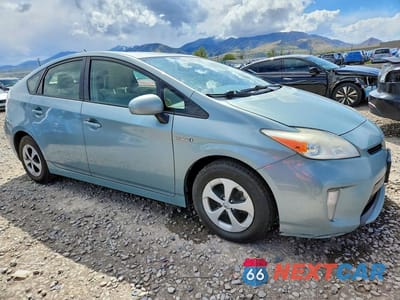 Czwarte zdjęcie samochodu z boku: 2014 TOYOTA PRIUS TWO VIN:JTDKN3DU8E1767492 - miniatura