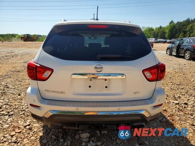 Zdjęcie 6 z 14 samochodu: 2017 NISSAN PATHFINDER SV VIN:5N1DR2MN8HC626491 - miniatura
