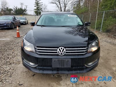 Piąte zdjęcie samochodu w środku: 2015 VOLKSWAGEN PASSAT S VIN:1VWAS7A33FC116328 - miniatura