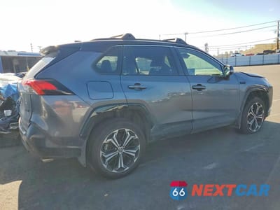 Trzecie zdjęcie samochodu z tyłu: 2024 TOYOTA RAV4 PRIME XSE VIN:JTMEB3FV8RD226121 - miniatura