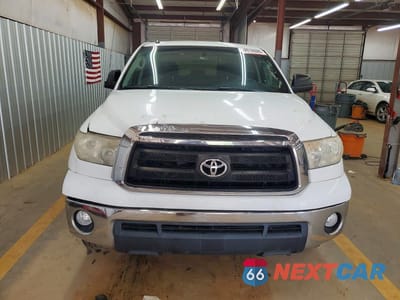 Piąte zdjęcie samochodu w środku: 2010 TOYOTA TUNDRA GRADE VIN:5TFDW5F11AX133078 - miniatura