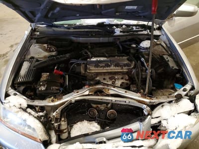 Zdjęcie 11 z 12 samochodu: 2002 HONDA ACCORD SE VIN:JHMCG56702C001045 - miniatura