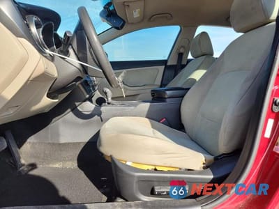 Zdjęcie 7 z 12 samochodu: 2012 KIA OPTIMA LX VIN:5XXGM4A75CG078539 - miniatura