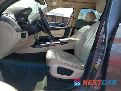 Zdjęcie 7 z 12 samochodu: 2016 BMW X5 XDRIVE35D VIN:5UXKS4C5XG0N15324 - miniatura
