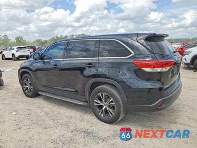 Drugie zdjęcie samochodu z przodu: 2019 TOYOTA HIGHLANDER LE VIN:5TDZARFH5KS055551 - miniatura
